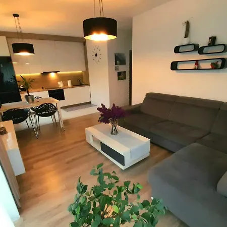 Apartament Pod Lipami Apartament *