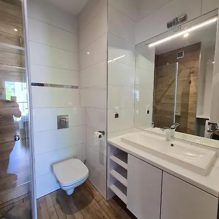 Apartament Pod Lipami Apartman *